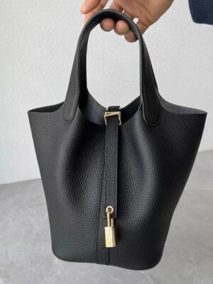 2025  M ブラック トリヨン（カーフレザー）バッグ 18×18×13CM