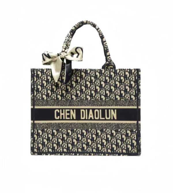 【2025】 ミディアムサイズのトートバッグ（35cm×27.5cm）