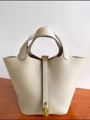 2025  PM ホワイト トリヨン（カーフレザー）バッグ 18×18×13CM